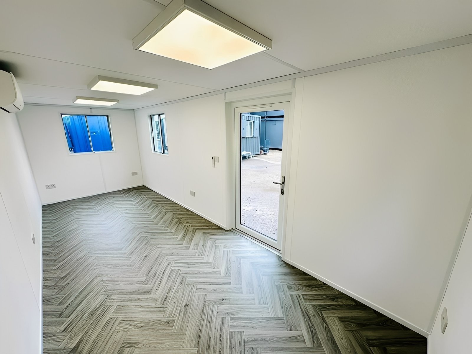 21ft x 8ft Custom Office Cabin – Portable Building with A/C & Glazed Door - Image 2