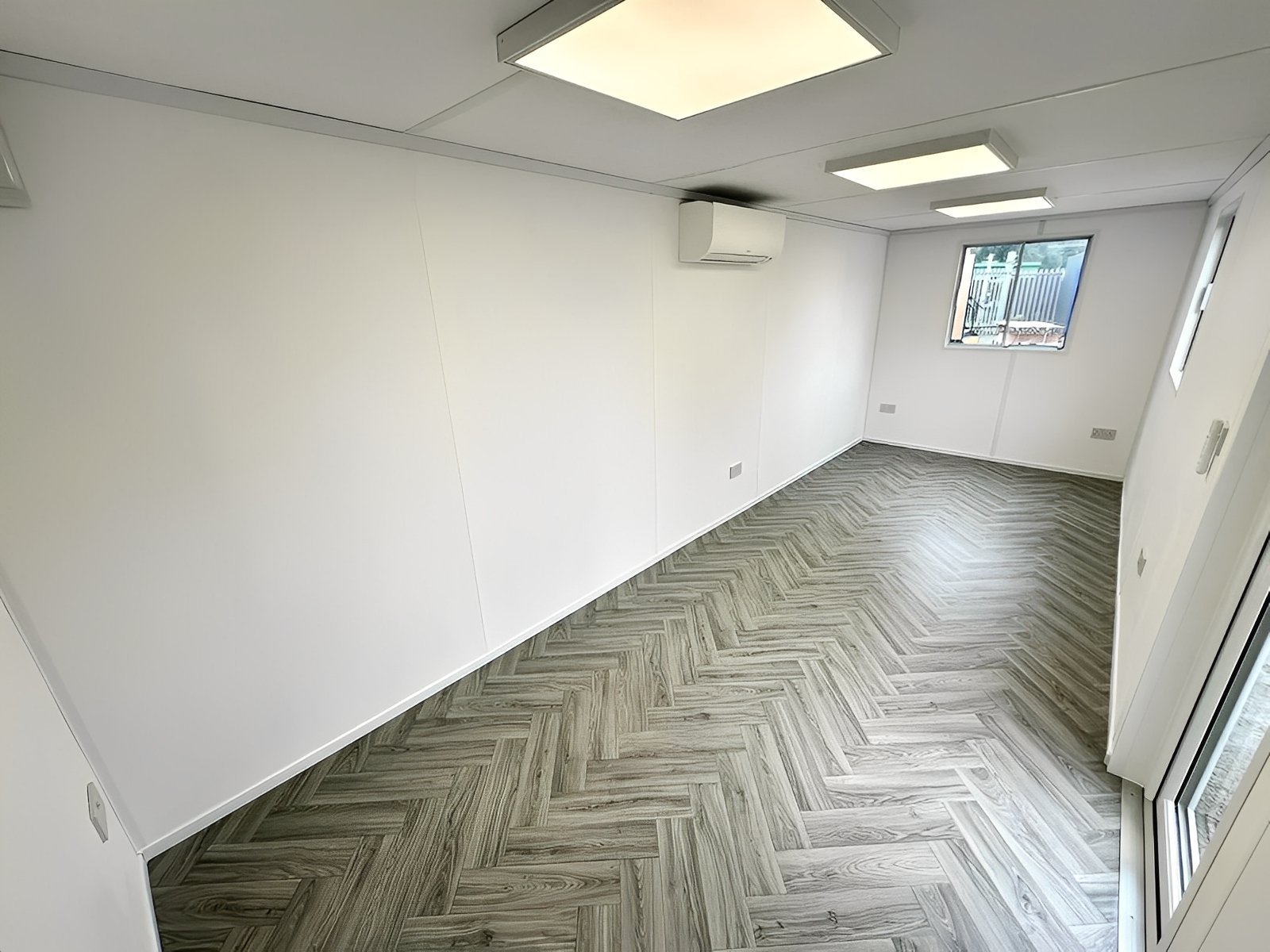 21ft x 8ft Custom Office Cabin – Portable Building with A/C & Glazed Door - Image 6
