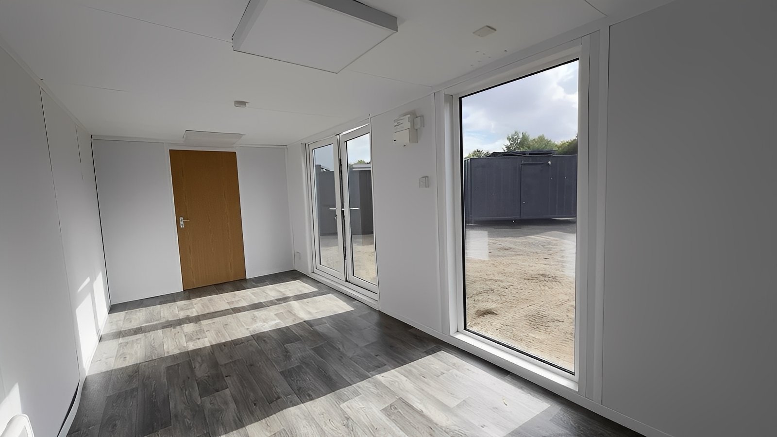 24ft x 9ft Site Office with Toilet – Sales Office - Image 9