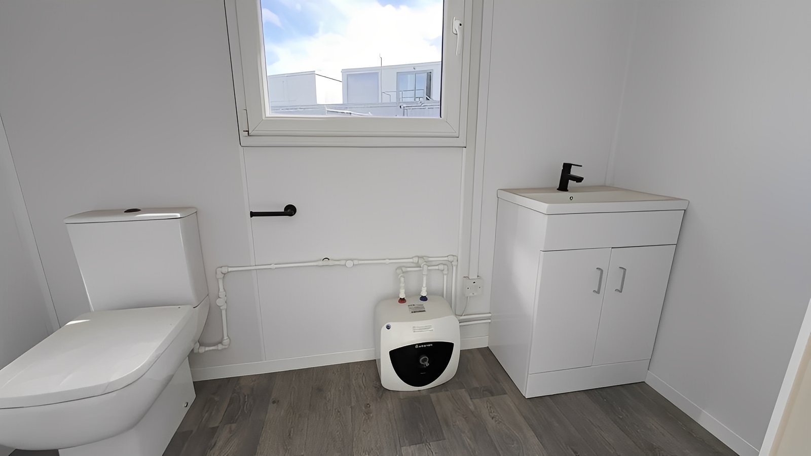 24ft x 9ft Site Office with Toilet – Sales Office - Image 7